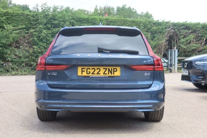 2025 Volvo V90