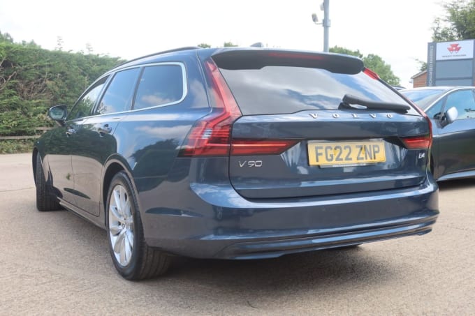 2025 Volvo V90