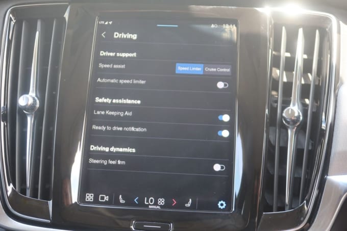 2025 Volvo V90