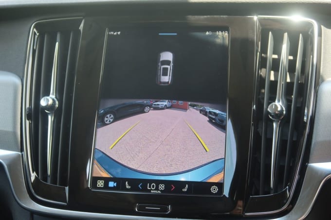 2025 Volvo V90