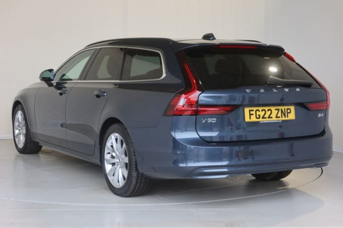 2022 Volvo V90