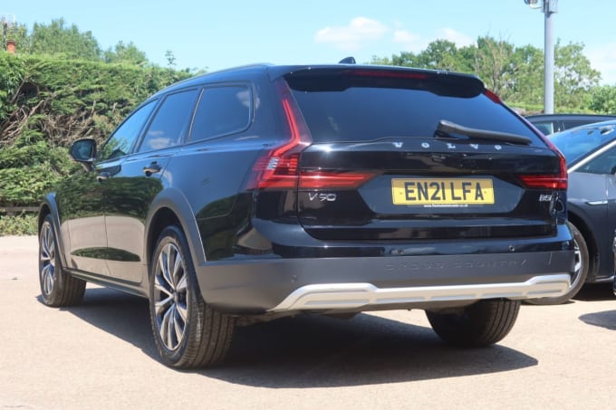 2025 Volvo V90 Cross Country