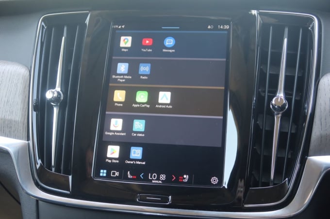 2025 Volvo V90 Cross Country