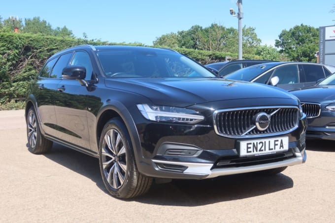 2025 Volvo V90 Cross Country
