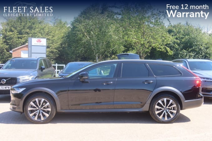 2025 Volvo V90 Cross Country