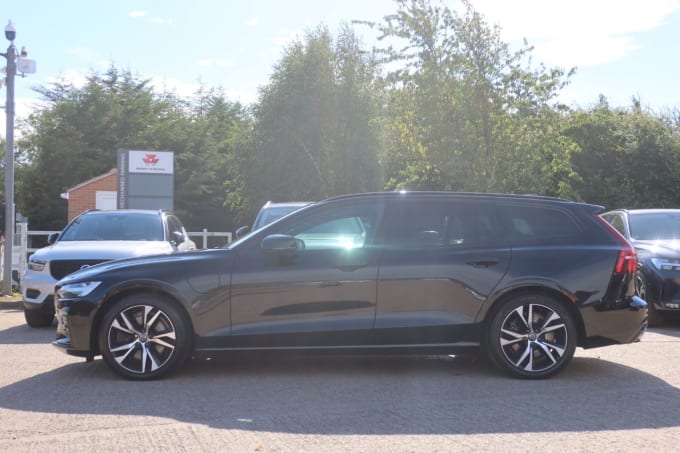 2025 Volvo V60