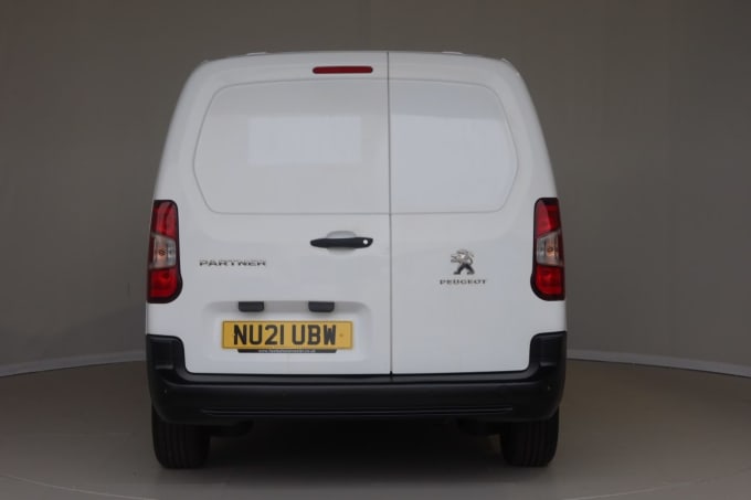 2025 Peugeot Partner