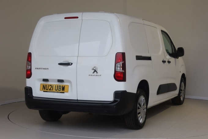 2025 Peugeot Partner