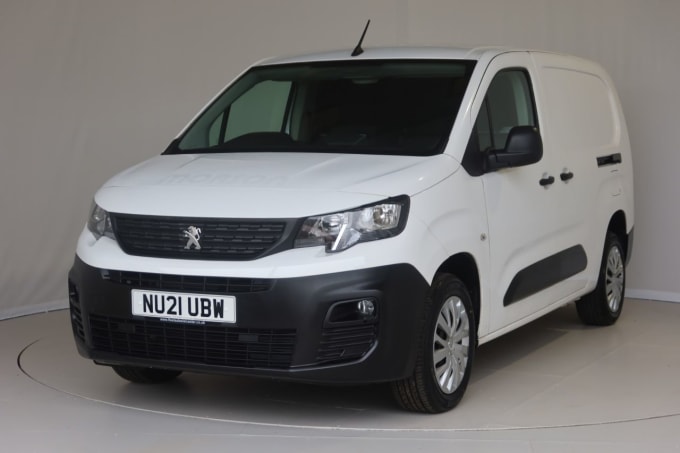 2025 Peugeot Partner