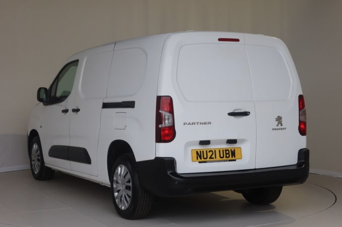 2025 Peugeot Partner