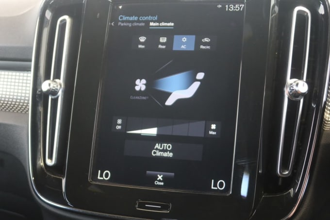 2025 Volvo Xc40