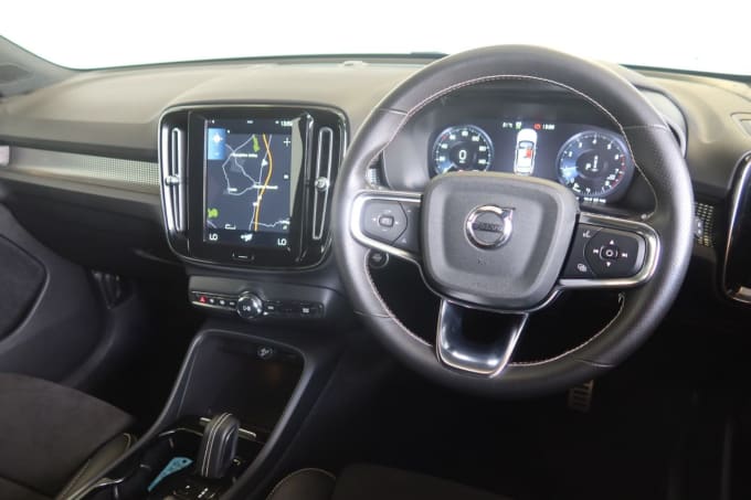 2025 Volvo Xc40