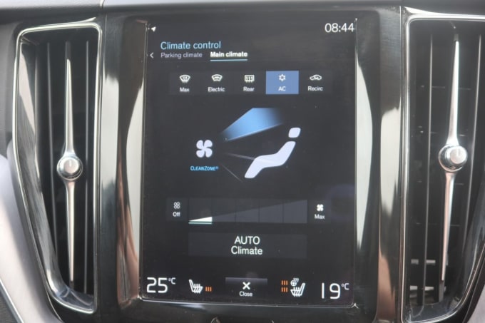 2025 Volvo Xc60