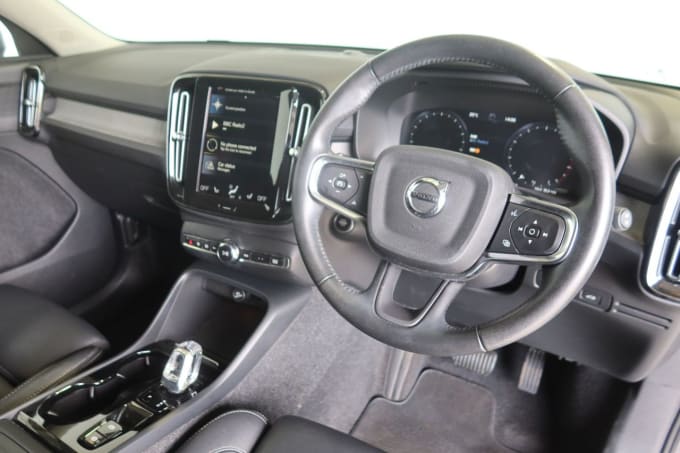 2025 Volvo Xc40