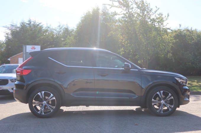 2025 Volvo Xc40