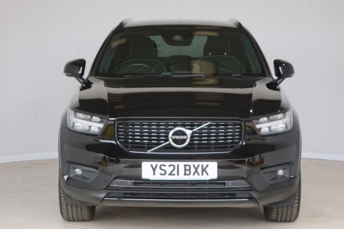 2025 Volvo Xc40