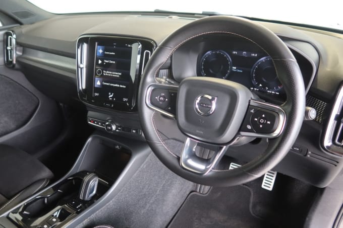 2025 Volvo Xc40