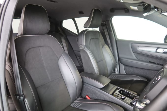 2025 Volvo Xc40