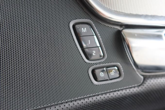 2025 Volvo V90