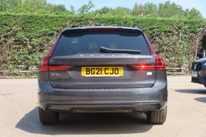 2025 Volvo V90