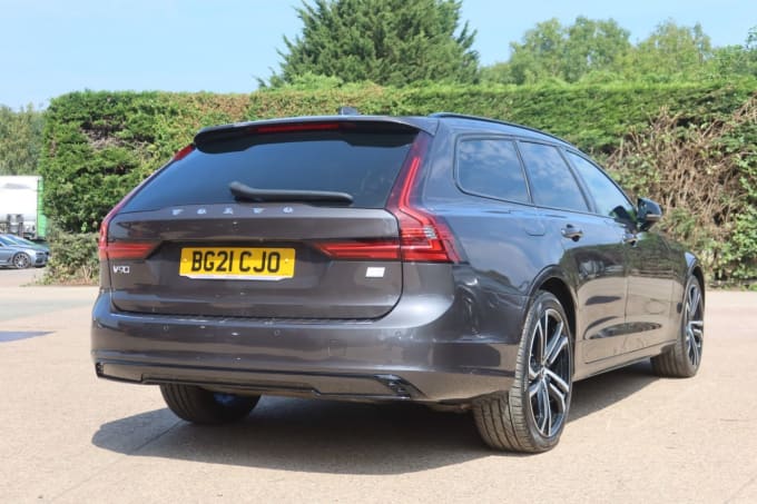 2025 Volvo V90