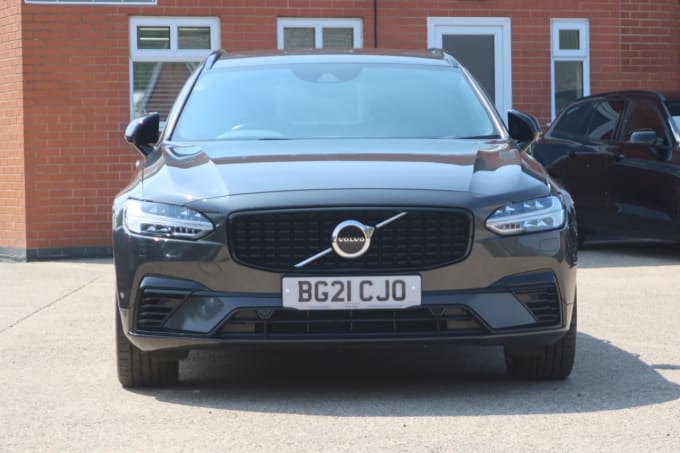 2025 Volvo V90