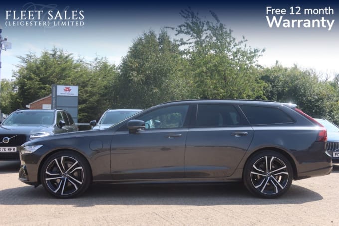 2025 Volvo V90