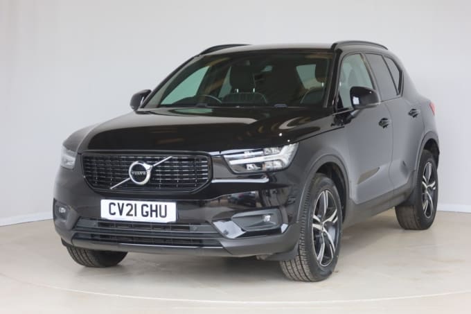 2025 Volvo Xc40