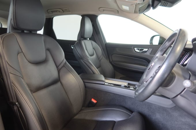 2025 Volvo Xc60