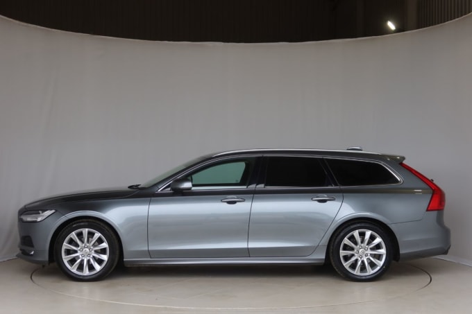 2025 Volvo V90