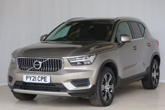 2025 Volvo Xc40