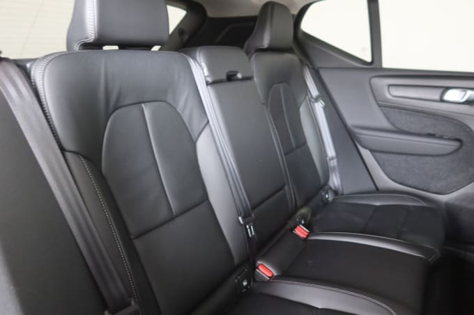 2025 Volvo Xc40