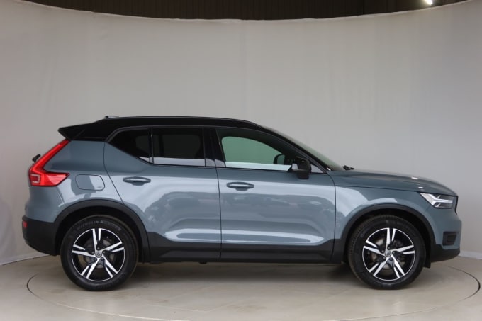 2025 Volvo Xc40
