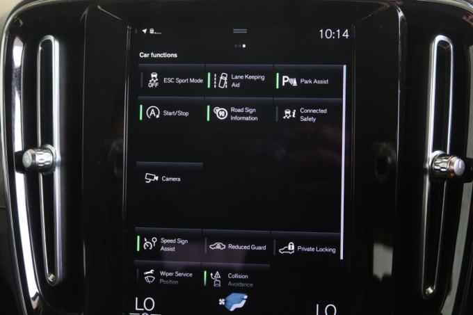 2025 Volvo Xc40