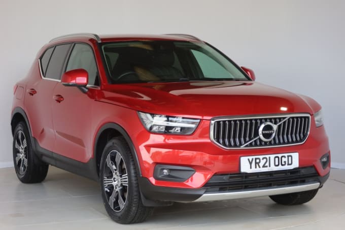 2025 Volvo Xc40