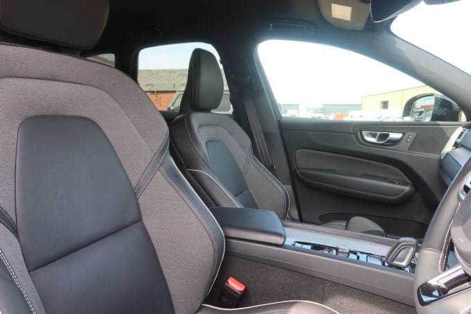 2025 Volvo Xc60