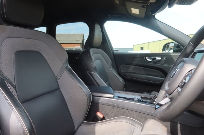 2025 Volvo Xc60