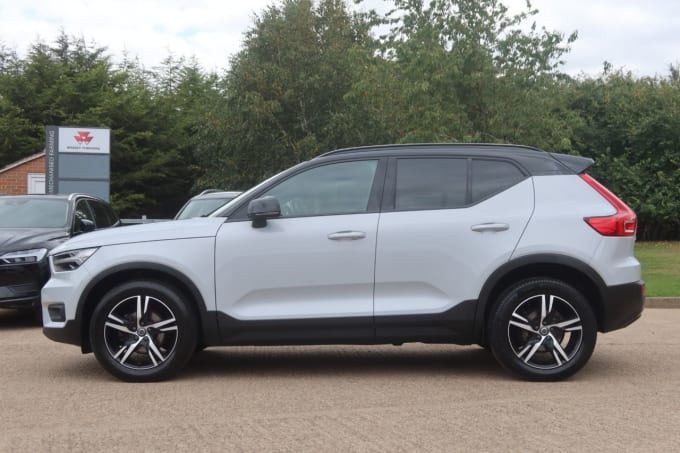 2025 Volvo Xc40