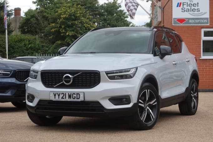 2025 Volvo Xc40