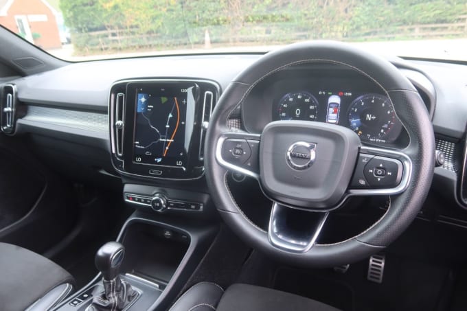 2025 Volvo Xc40