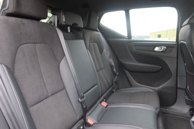 2025 Volvo Xc40