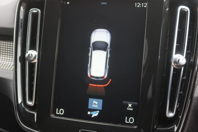 2025 Volvo Xc40