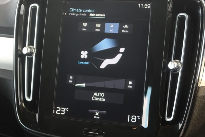 2025 Volvo Xc40