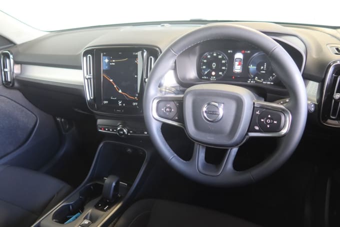 2025 Volvo Xc40