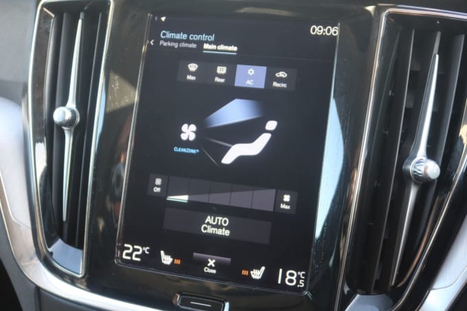 2025 Volvo V60