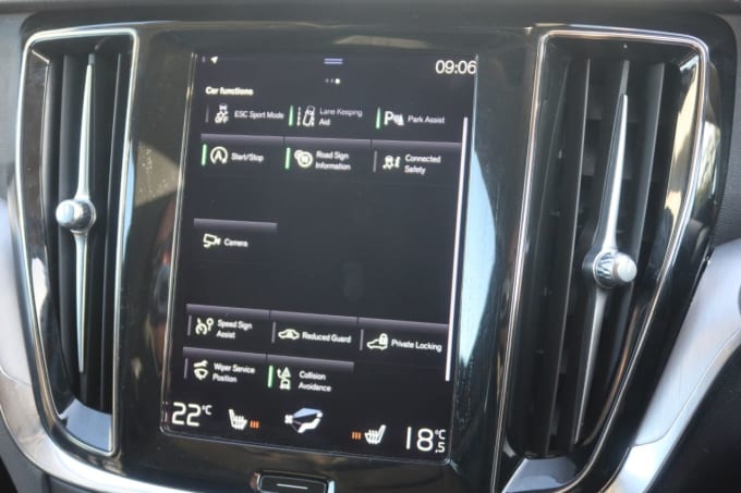 2025 Volvo V60
