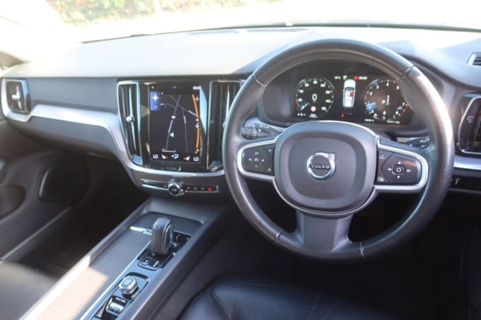2025 Volvo V60