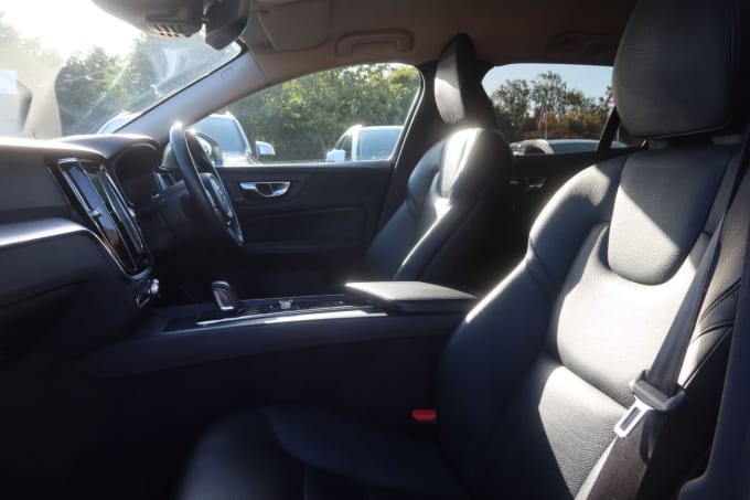 2025 Volvo V60