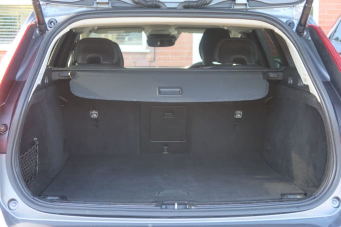 2025 Volvo V60