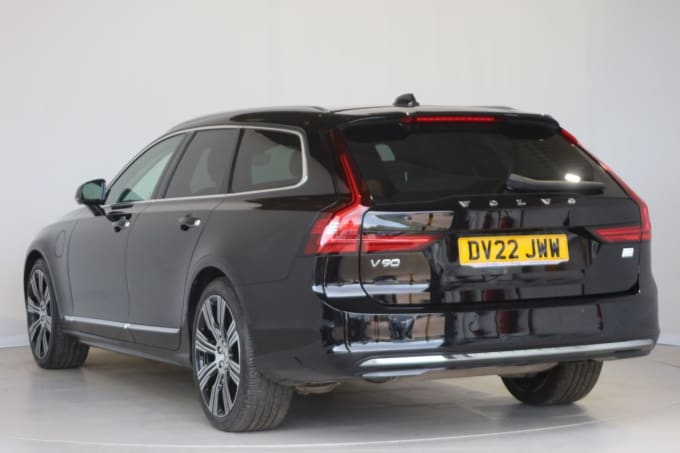 2025 Volvo V90